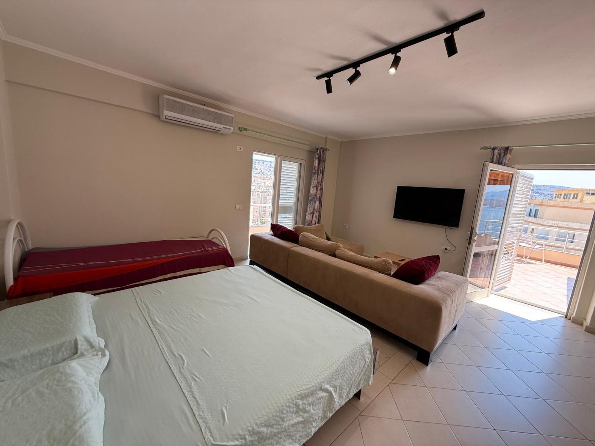 Glen's Rooftop Apartman Saranda